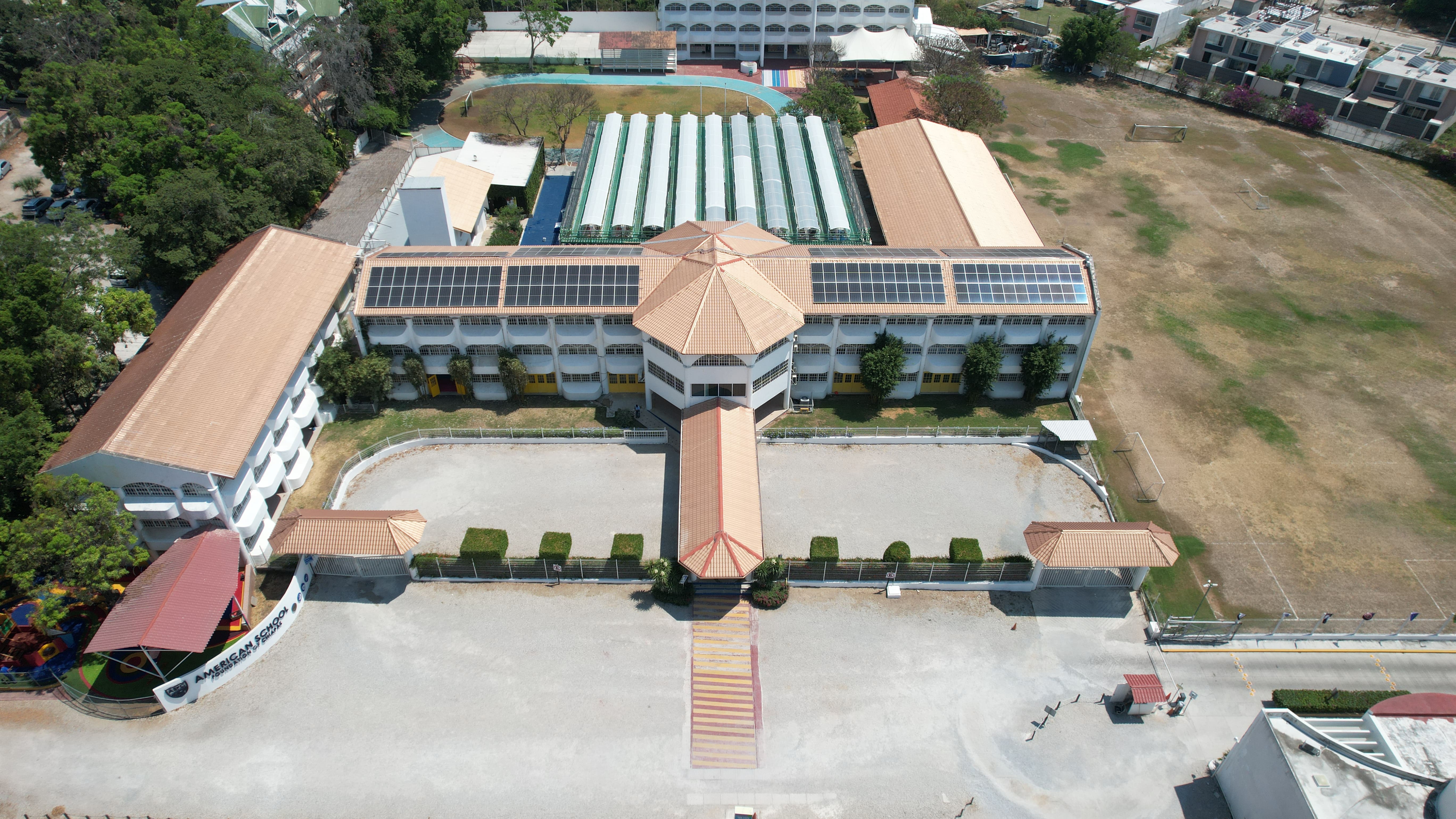 https://mail.americanschool.edu.mx/asfc/galerias/fotos-campus/6679a6898e840.jpg