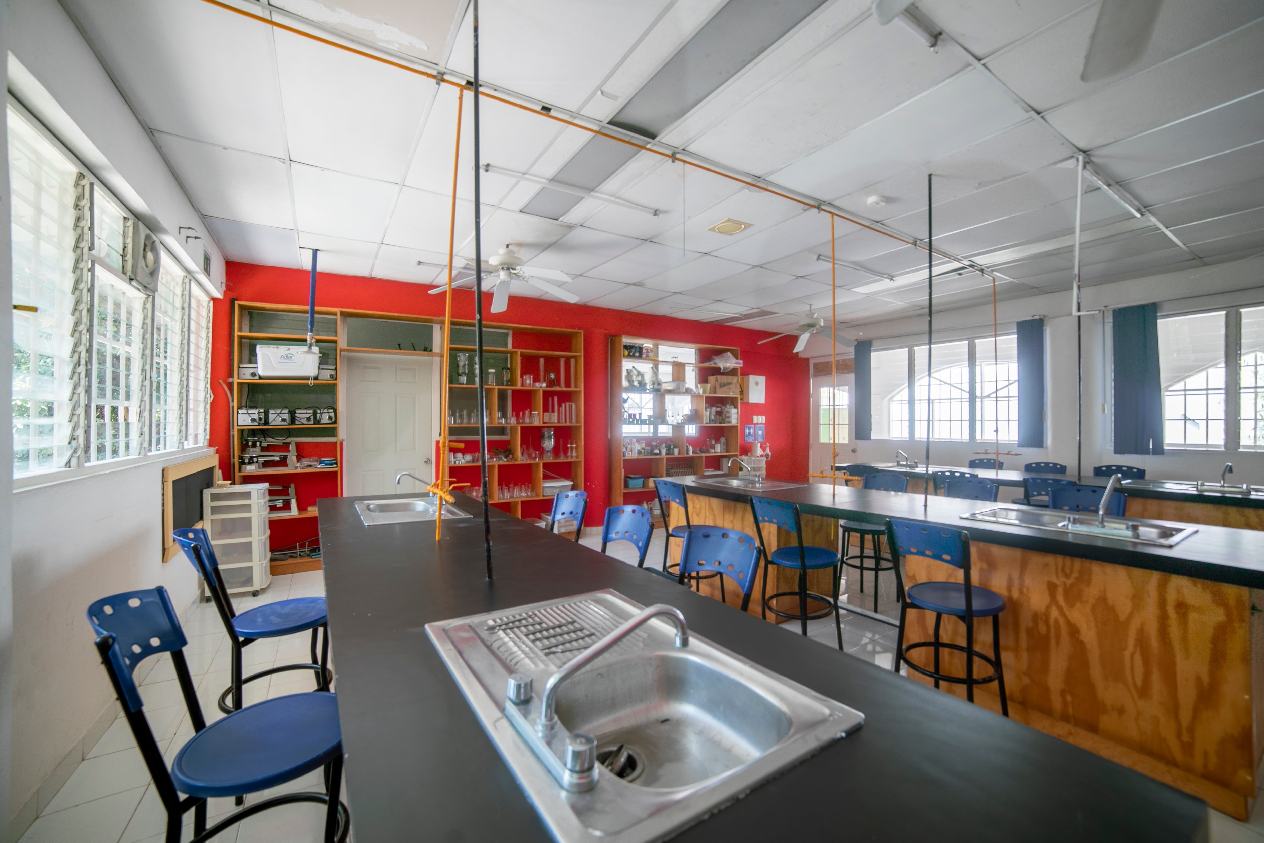 https://mail.americanschool.edu.mx/asfc/galerias/fotos-campus/6679b1ad09e26.jpg