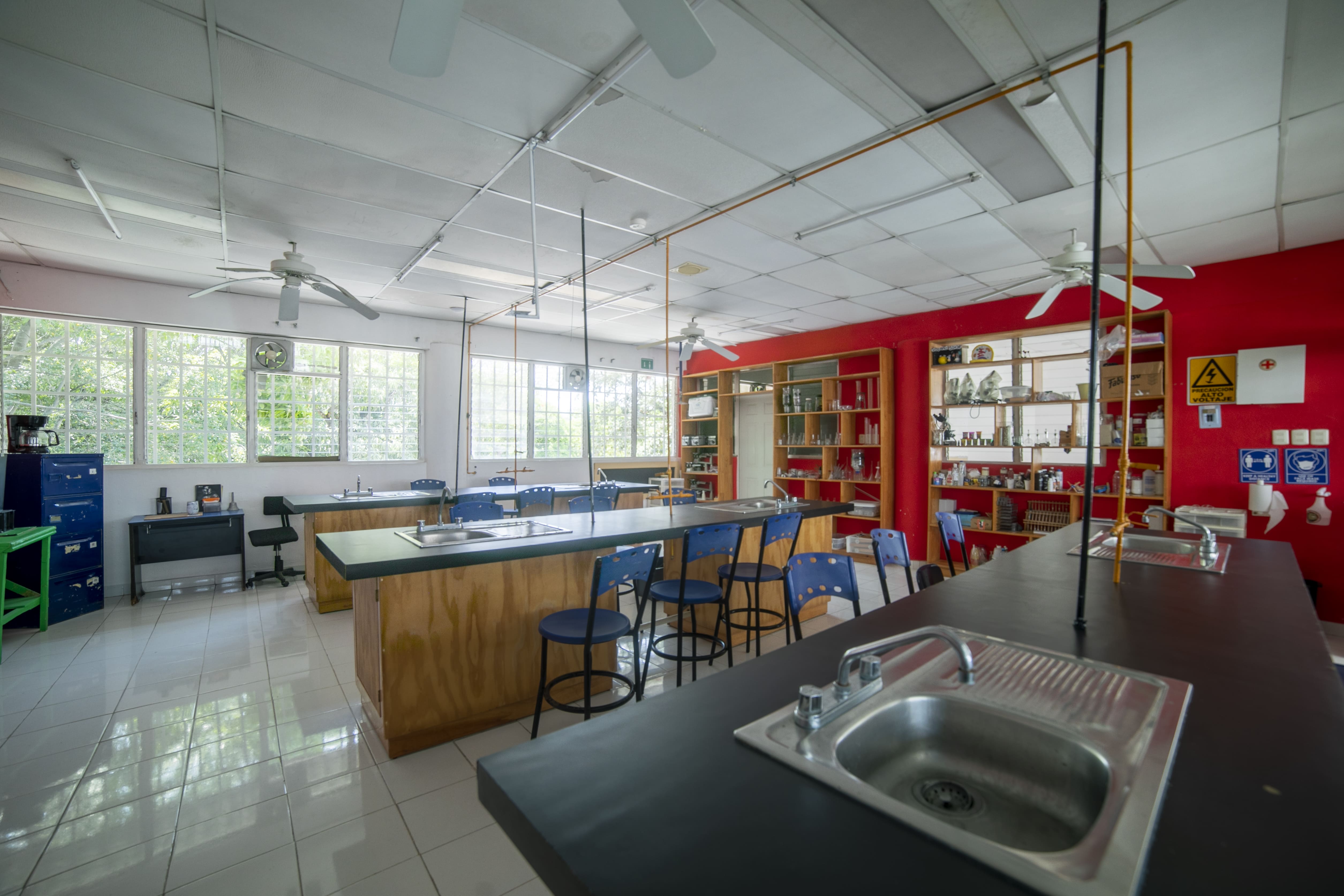 https://mail.americanschool.edu.mx/asfc/galerias/fotos-campus/66a29b7b99bc2.jpg